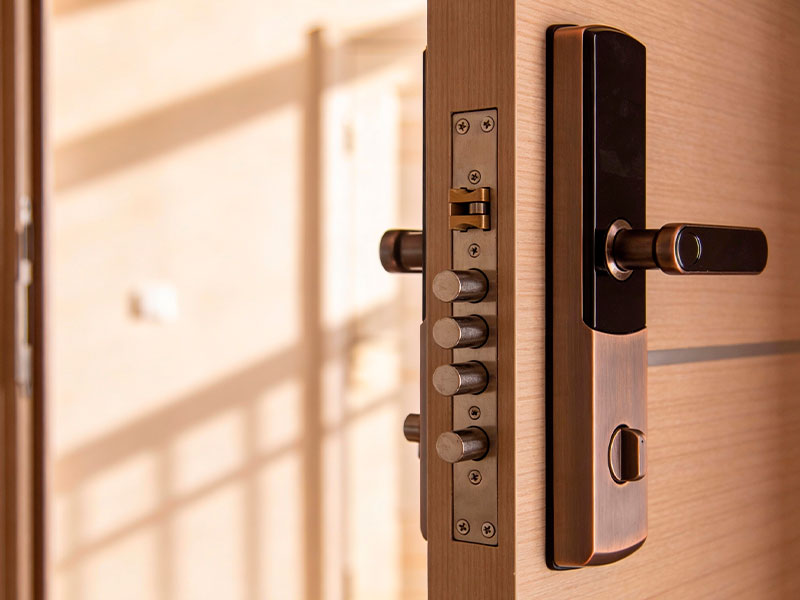 Замки для дверей: безпека, зручність та правильний вибір