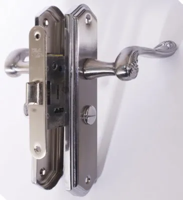 Комплект для міжкімнатних дверей RDA Monza (ручка на планці, механізм 258) хром/матовий хром (32499)