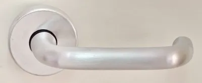 Дверная ручка на розетте Fimet 1052-2031 F05 Batterfly матовый хром 