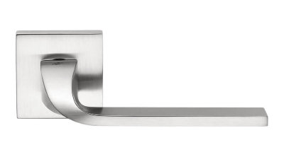 Дверна ручка Colombo Design ISY BL11 RSB матовий хром 50мм розетта